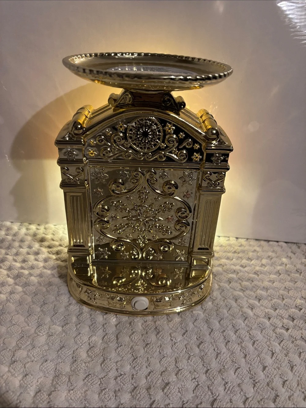 Bath & Body Gold tone Nutcracker lightbox candle holder NWT
